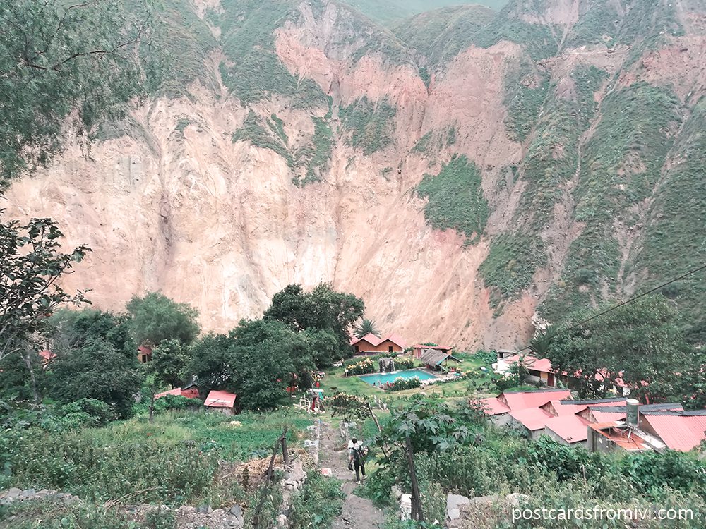 Trekking through the Colca Canyon for free or on tour