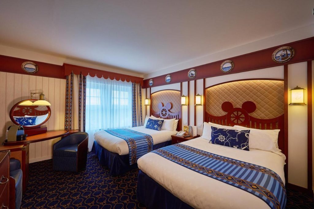 hoteles dentro de disneyland Paris